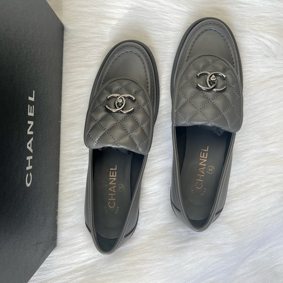 🔥CHANEL Loafers - Picture 4 of 11